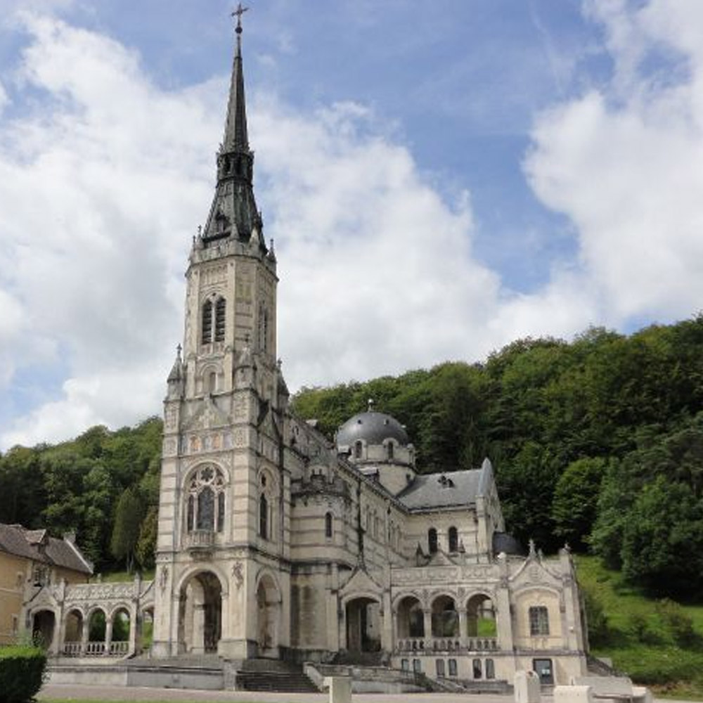 Basilique Sainte Jeanne d&rsquo;arc du Bois Chenu